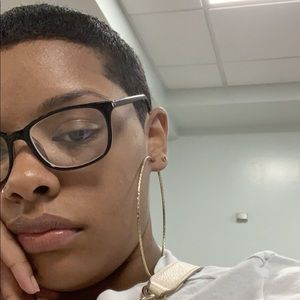 Meet your Posher, Sacha